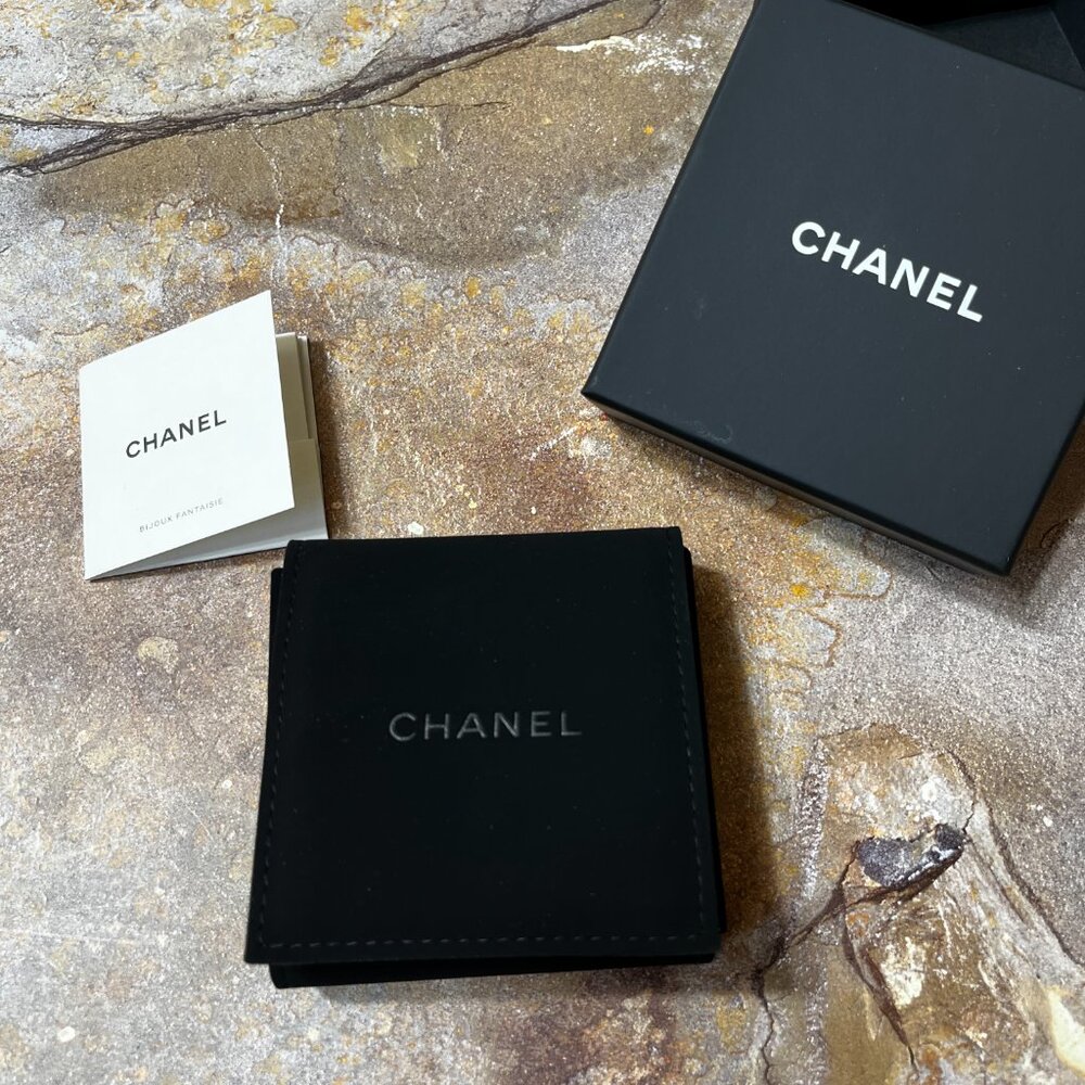 Chanel Ribbon Earrings New With Box - Picture 6 of 9